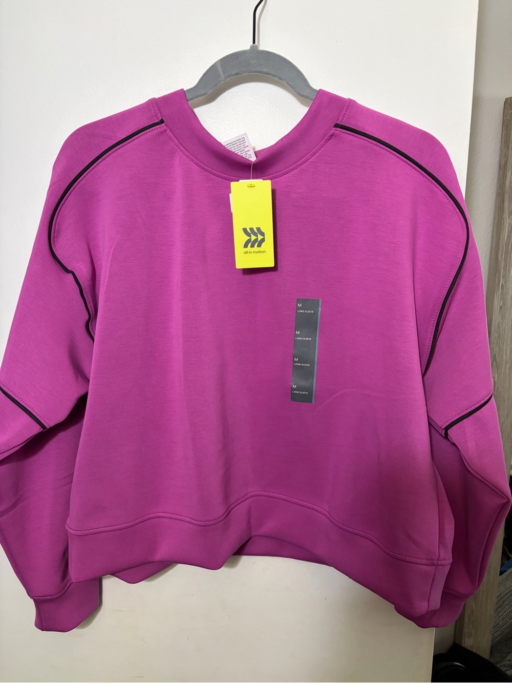 All in Motion Sandra’s pick all crew dark Long Sleeve Athletic Sweatshirt medium